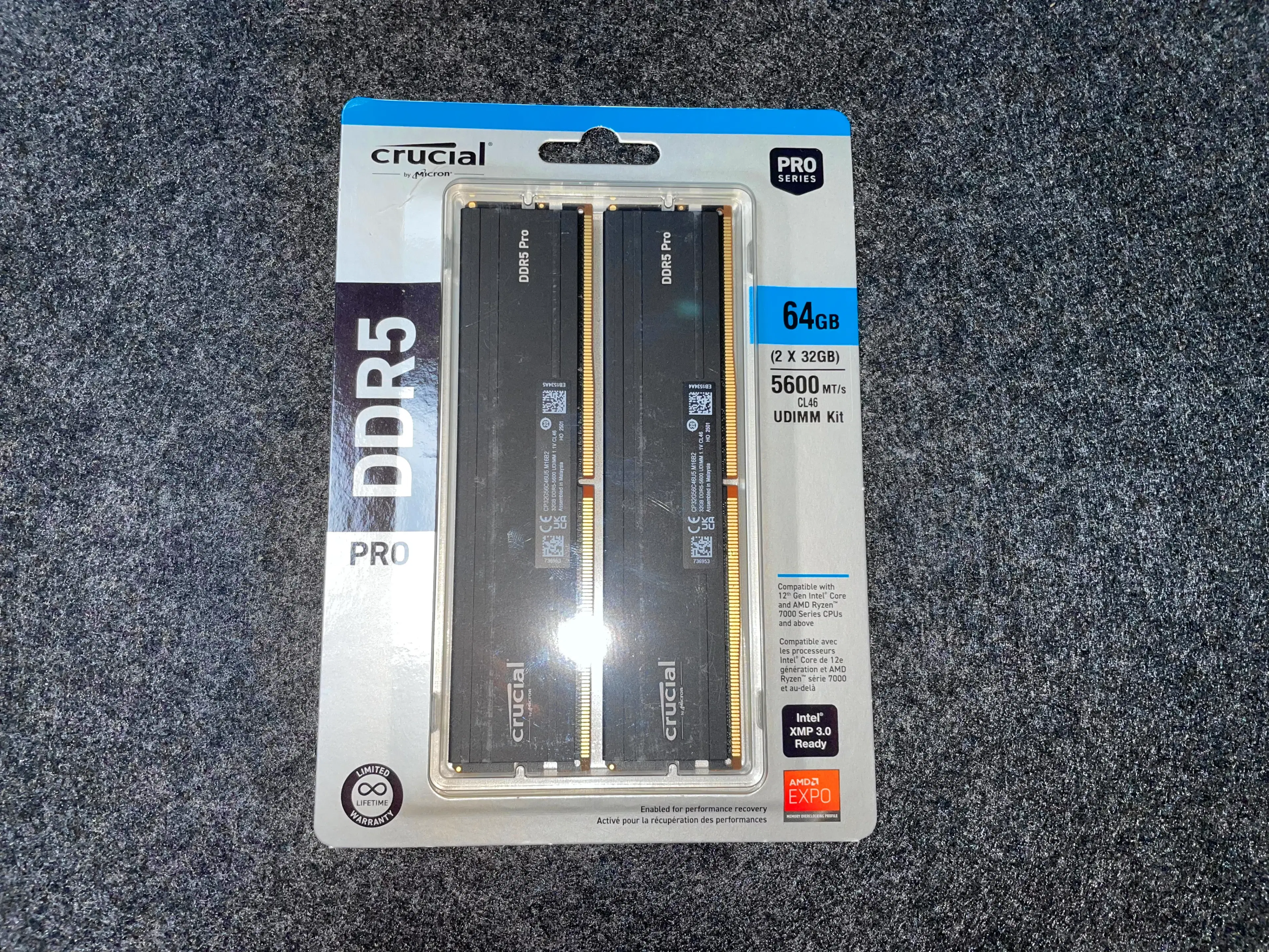 Crucial PRO DDR5-5600 32GBX2枚の画像